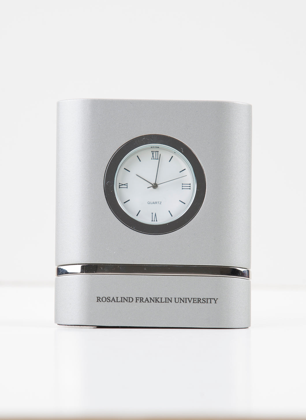 TWO-TONE DESK CLOCK